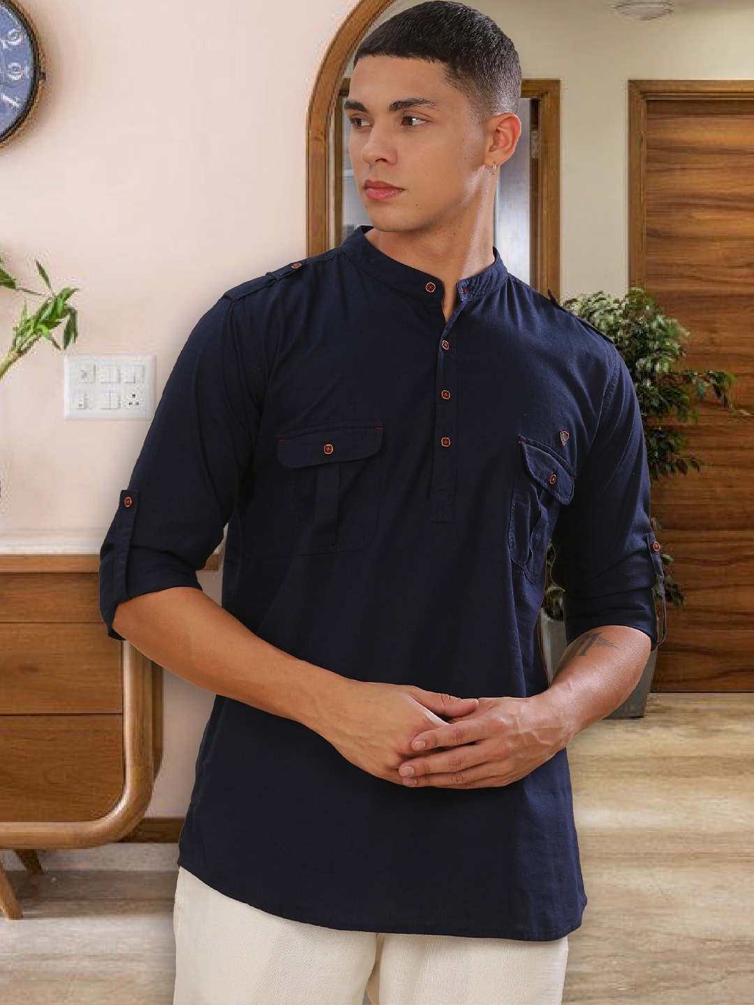 

Kuons Avenue Mandarin Collar Roll-Up Sleeves Linen Short Pathani Kurta, Blue