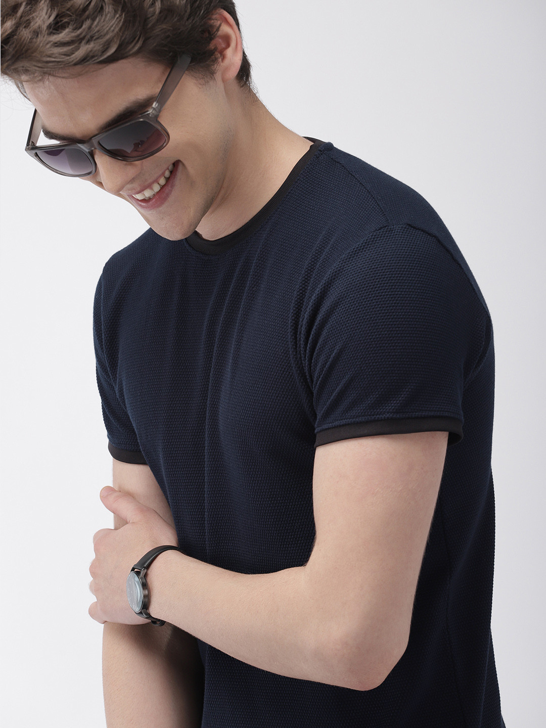 

Mast & Harbour Men Navy Self Design Round Neck T-shirt, Navy blue