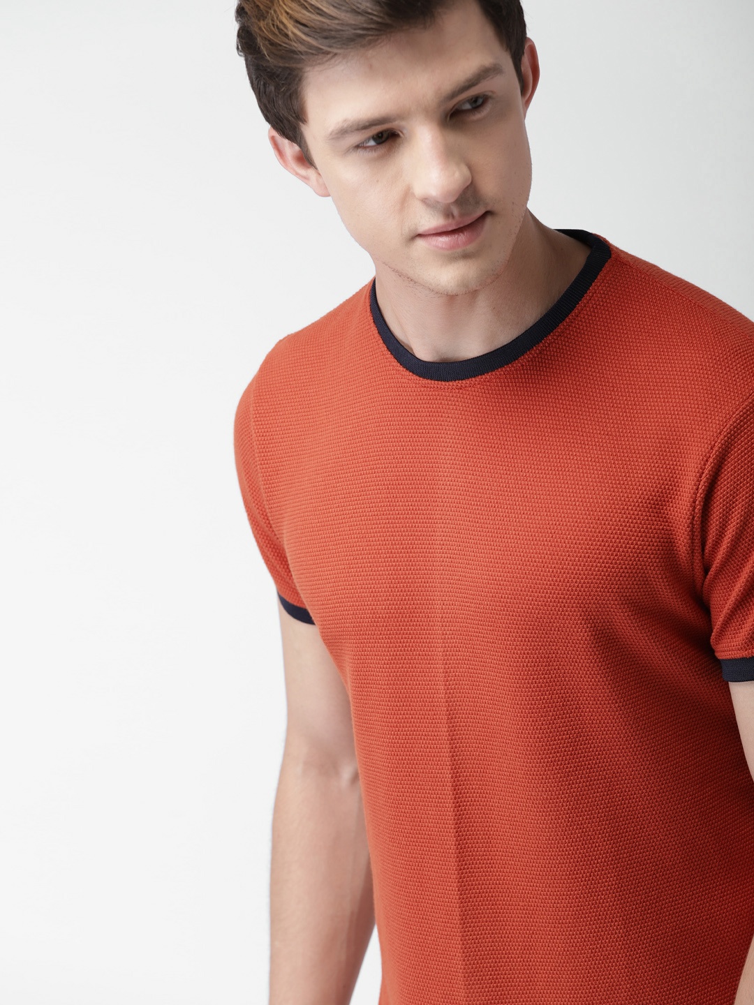 

Mast & Harbour Men Orange Solid Round Neck T-shirt