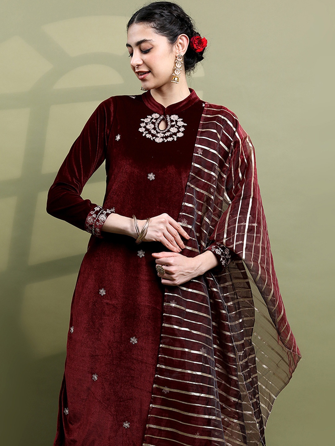 

Vishudh Floral Embroidered Zari Keyhole Neck Straight Kurta with Trousers & Dupatta, Maroon