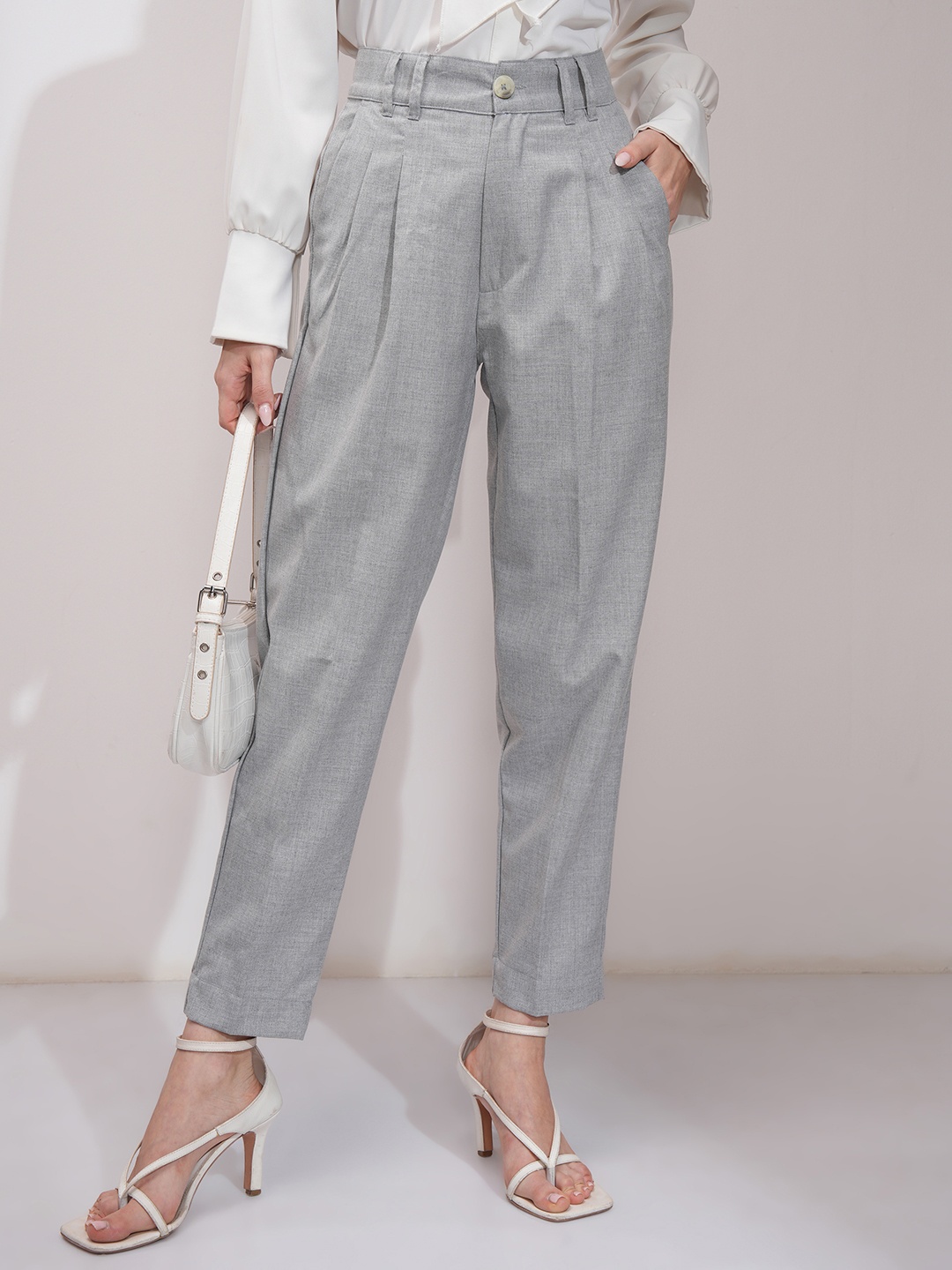 

Tokyo Talkies Women Tapered Fit Trousers, Grey