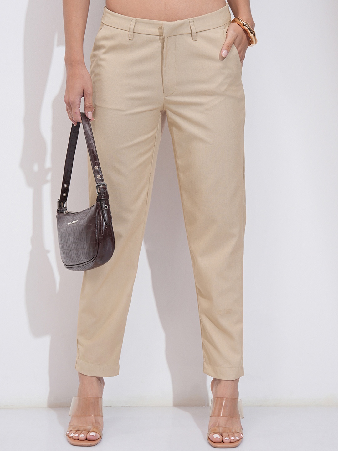 

Tokyo Talkies Women Mid-Rise Regular Trousers, Beige