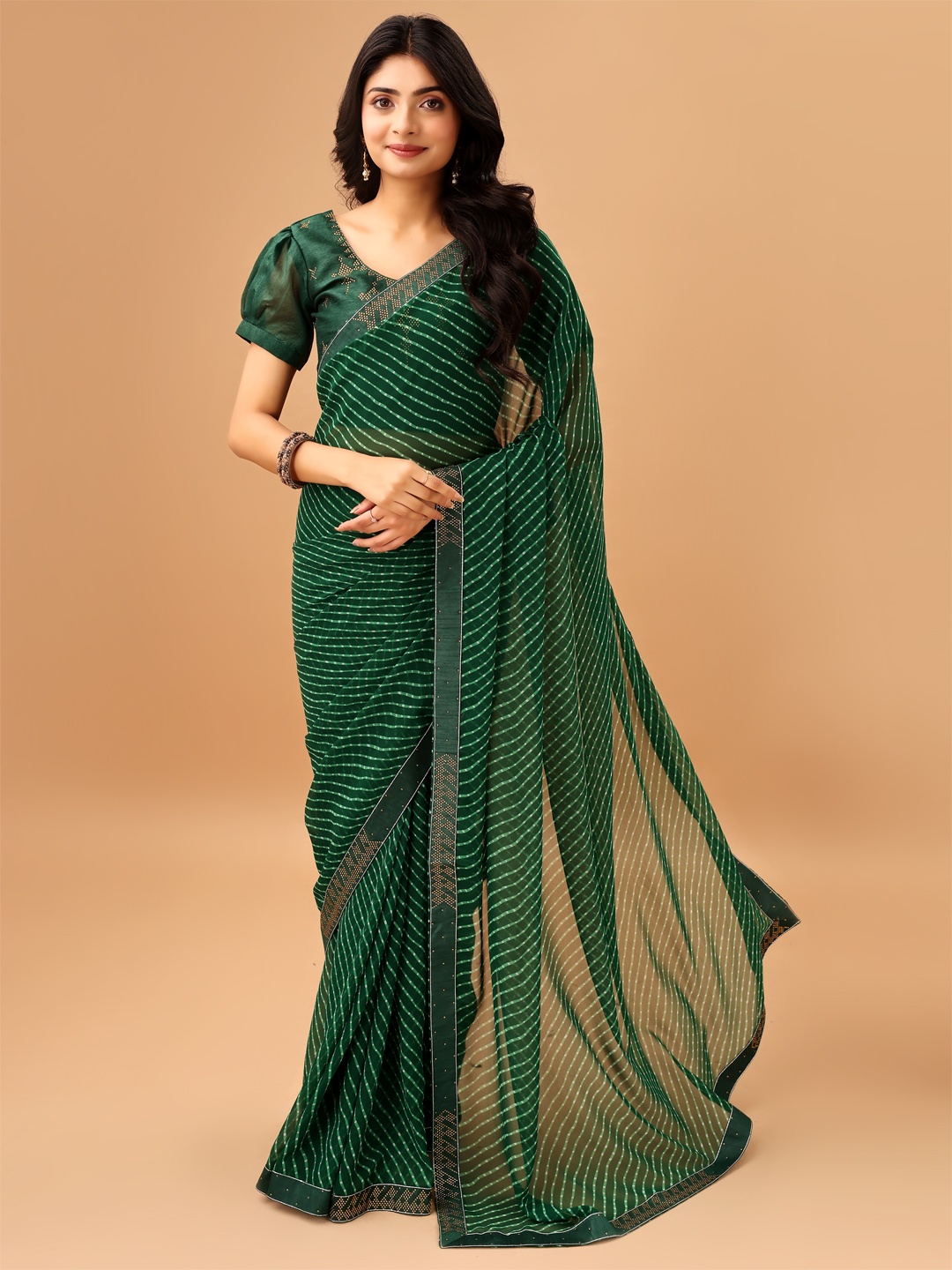 

SM TRENDZ Striped Beads and Stones Pure Georgette Saree, Green