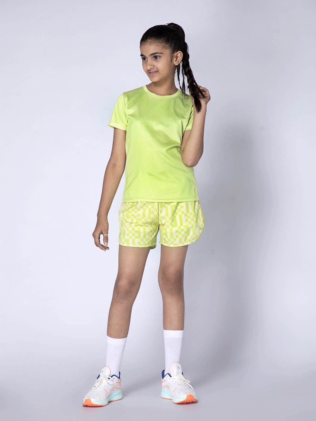 

UMILDO Girls Round Neck T-shirt With Shorts, Yellow