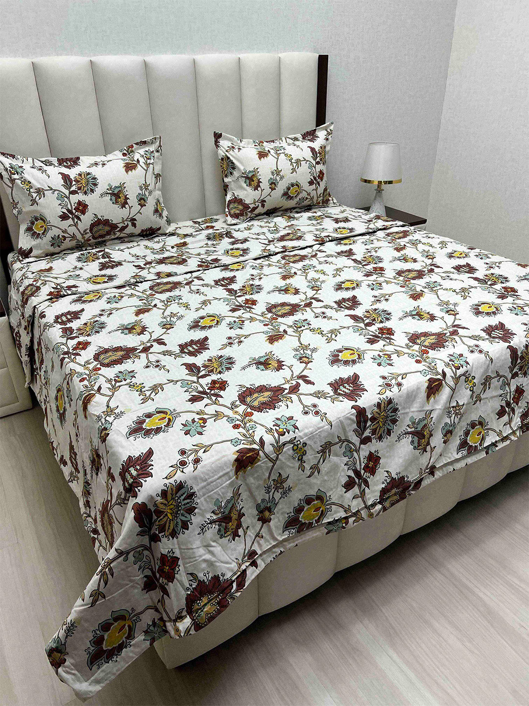 

Pure Decor Bedding of 4 Pieces Bedsheet Set (2.28m X 2.54m) With Comforter (2.21m X 2.46m), White