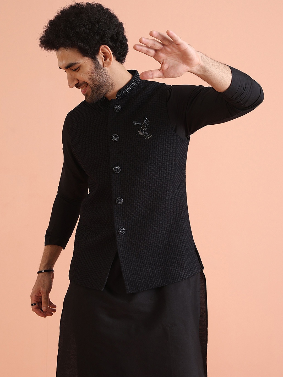 

KISAH Men Embellished Regular Fit Thread Work Nehru Jacket, Black