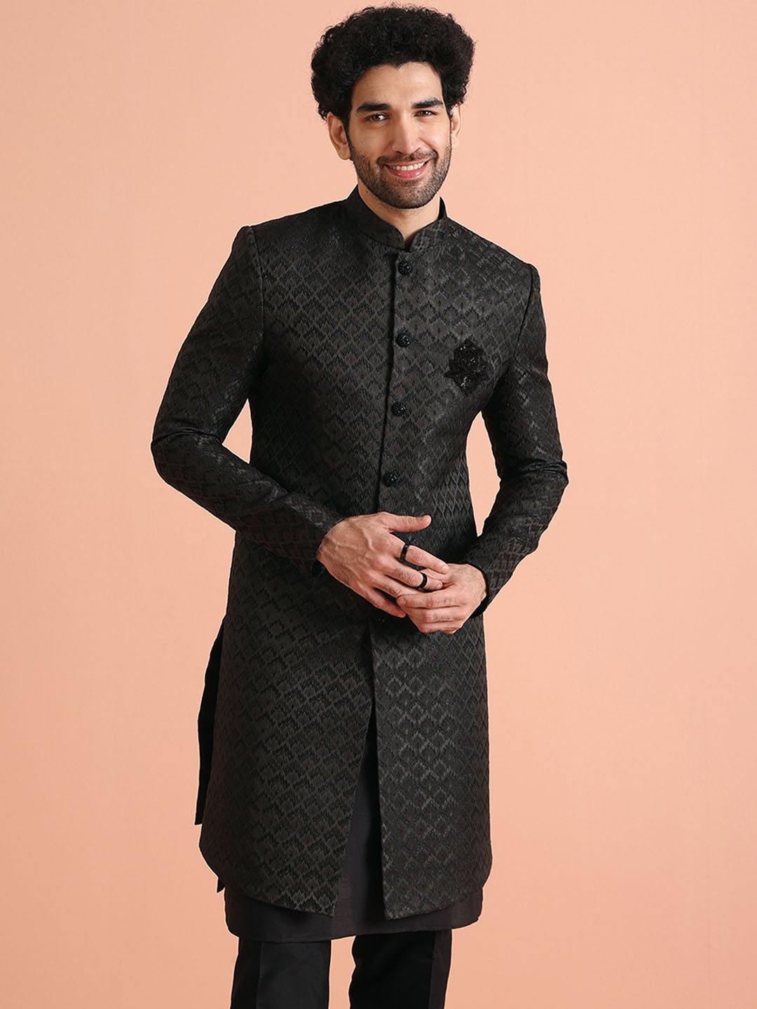 

KISAH Men Chevron Regular Fit Self Design Indowestern Sherwani, Black