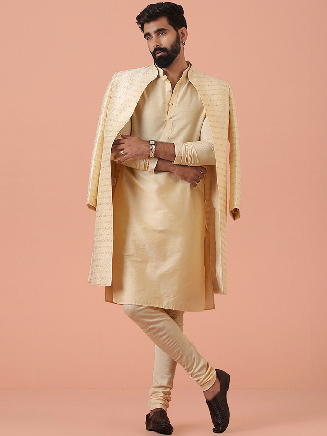 

KISAH Men Embroidered Indo Western Sherwani Set, Cream