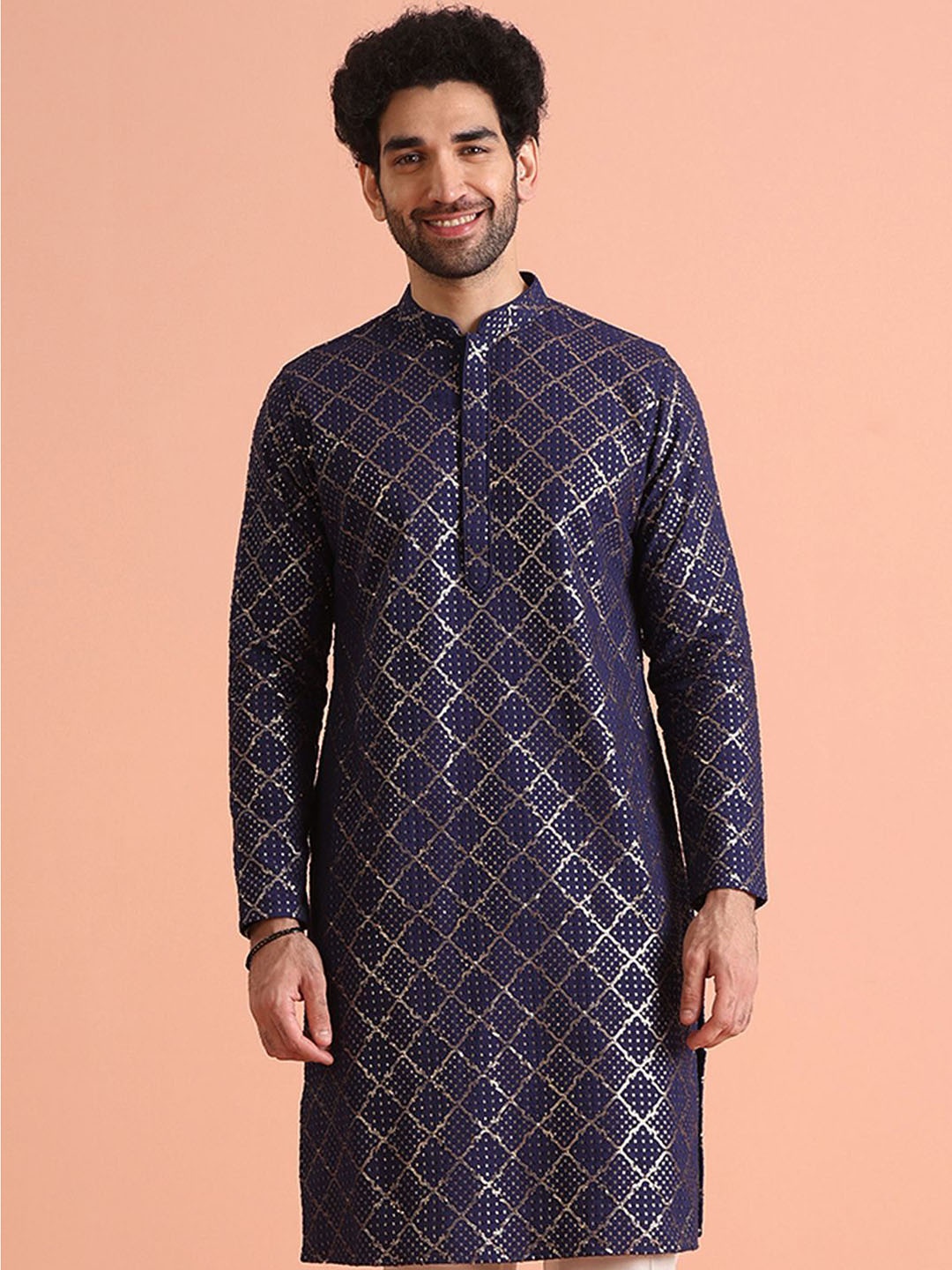 

KISAH Men Embroidered Regular Fit Sequinned Kurta, Purple