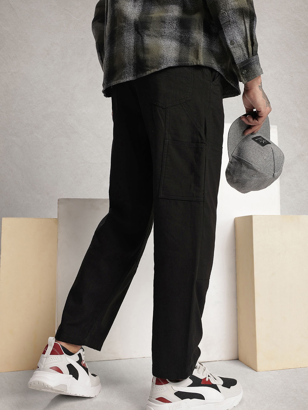 

WROGN Men Oversized Pure Cotton Trousers, Black