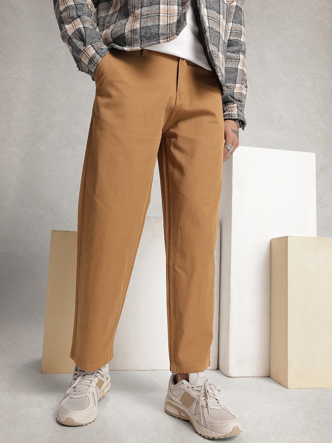 

WROGN Men Oversized Pure Cotton Chinos Trousers, Khaki