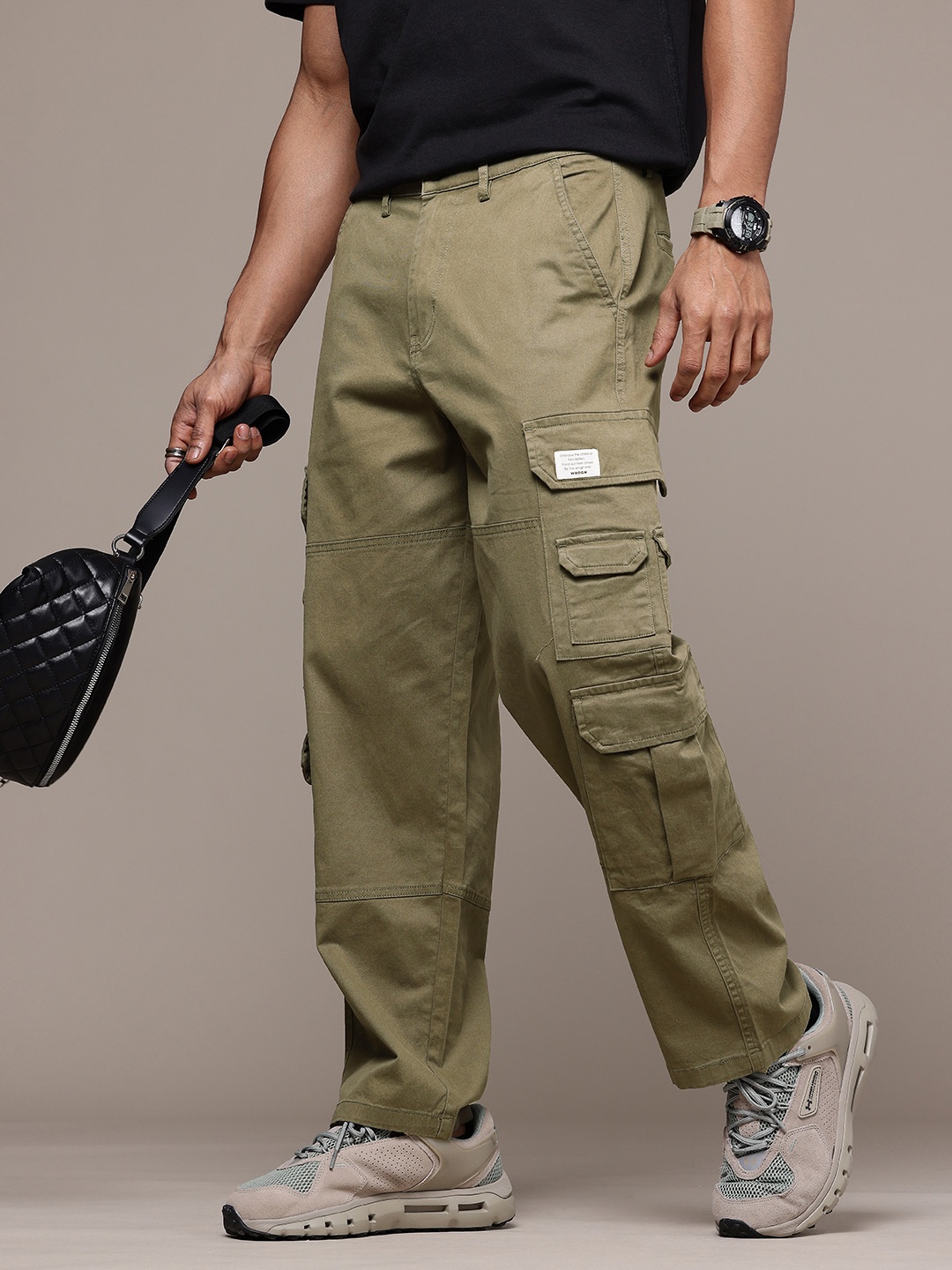 

WROGN Men Oversized Cargos Trousers, Green