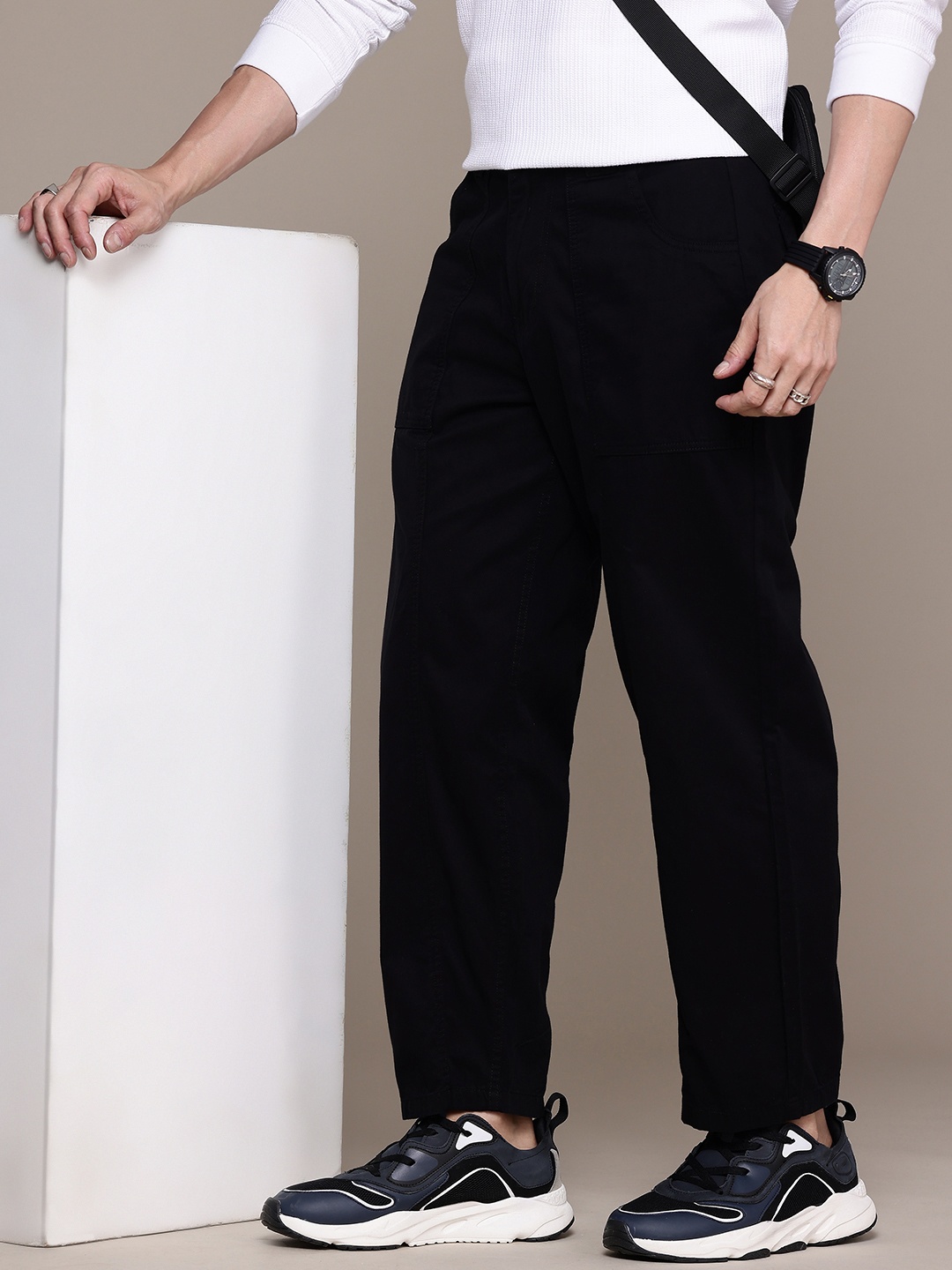 

WROGN Men Oversized Pure Cotton Chinos Trousers, Black