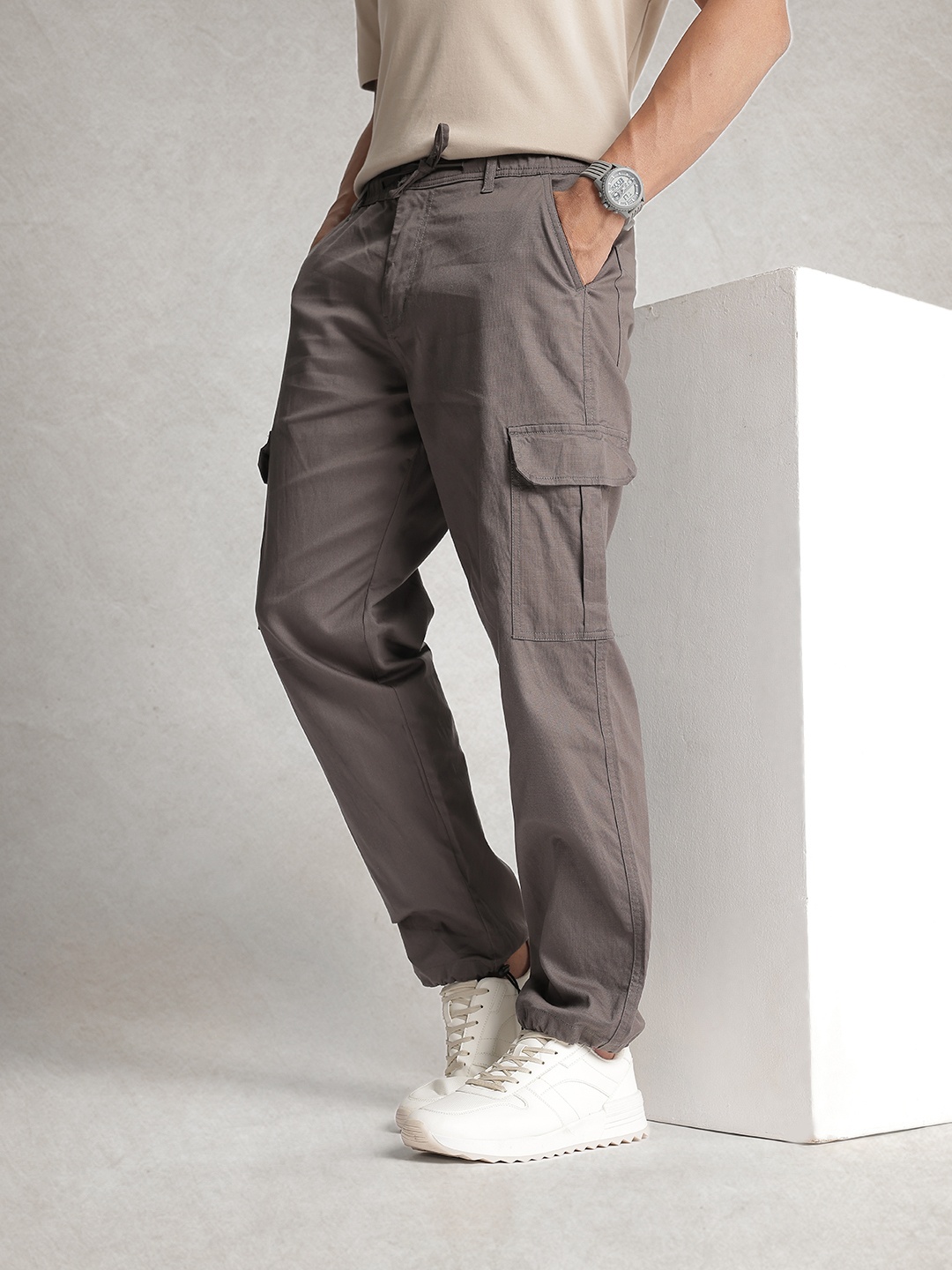 

WROGN Men Cargos Trousers, Grey