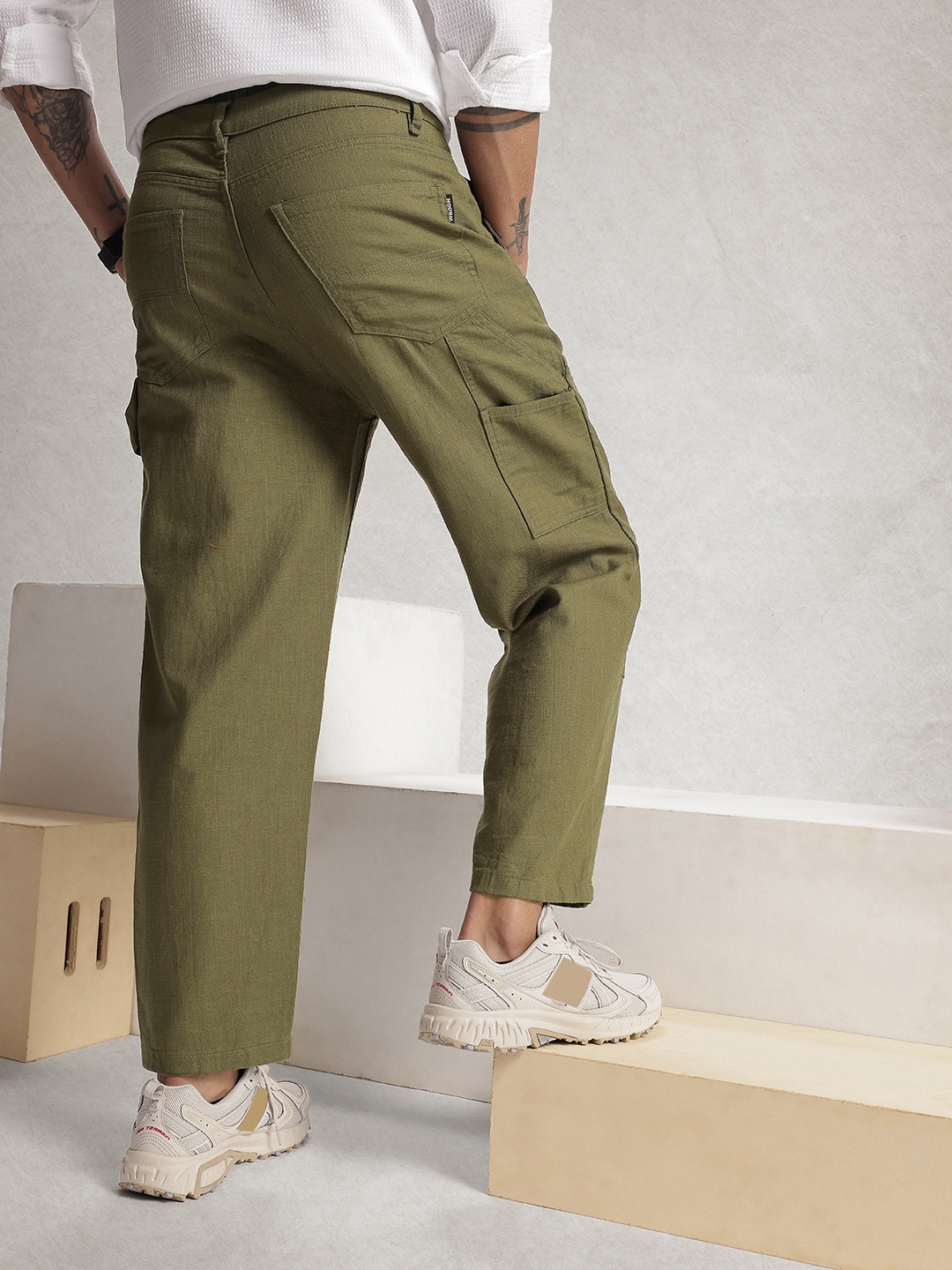 

WROGN Men Oversized Pure Cotton Trousers, Olive