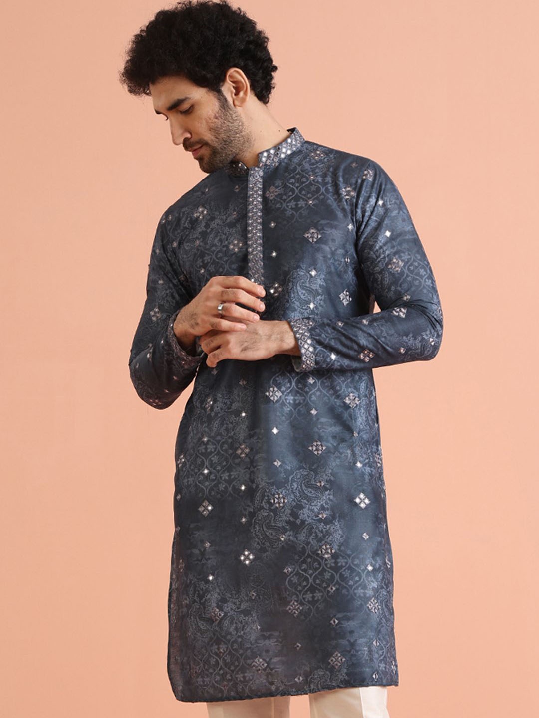 

KISAH Men Embellished Regular Fit Mirror work Kurta, Blue