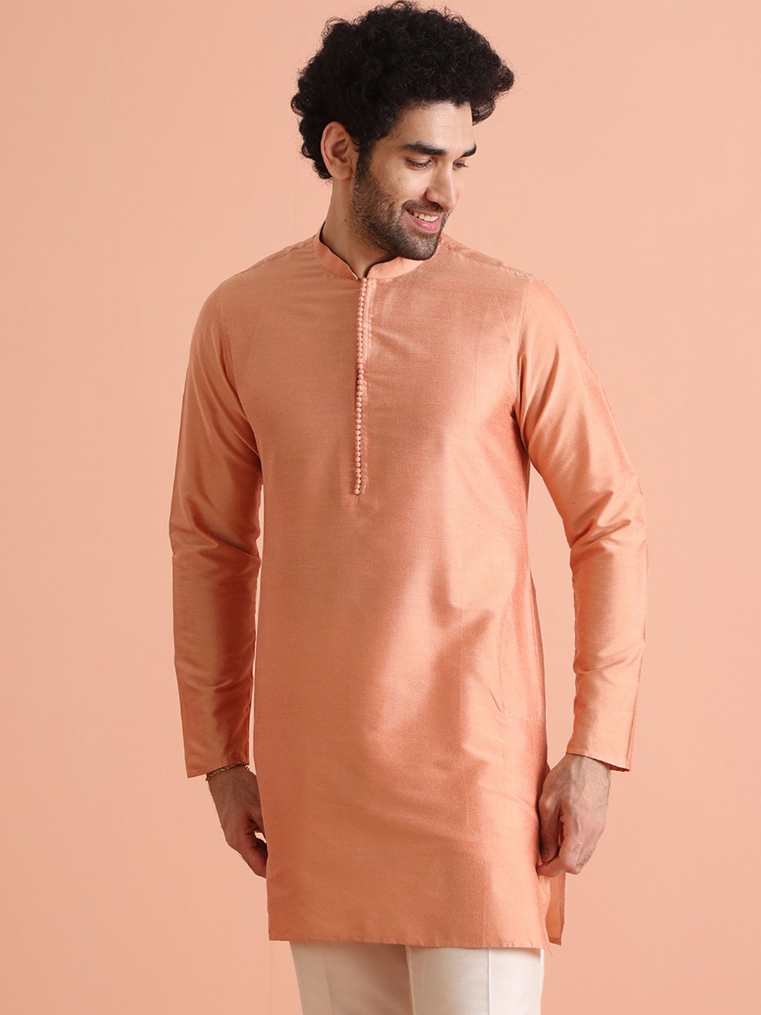 

KISAH Men Mandarin Collar Regular Solid Kurta, Coral