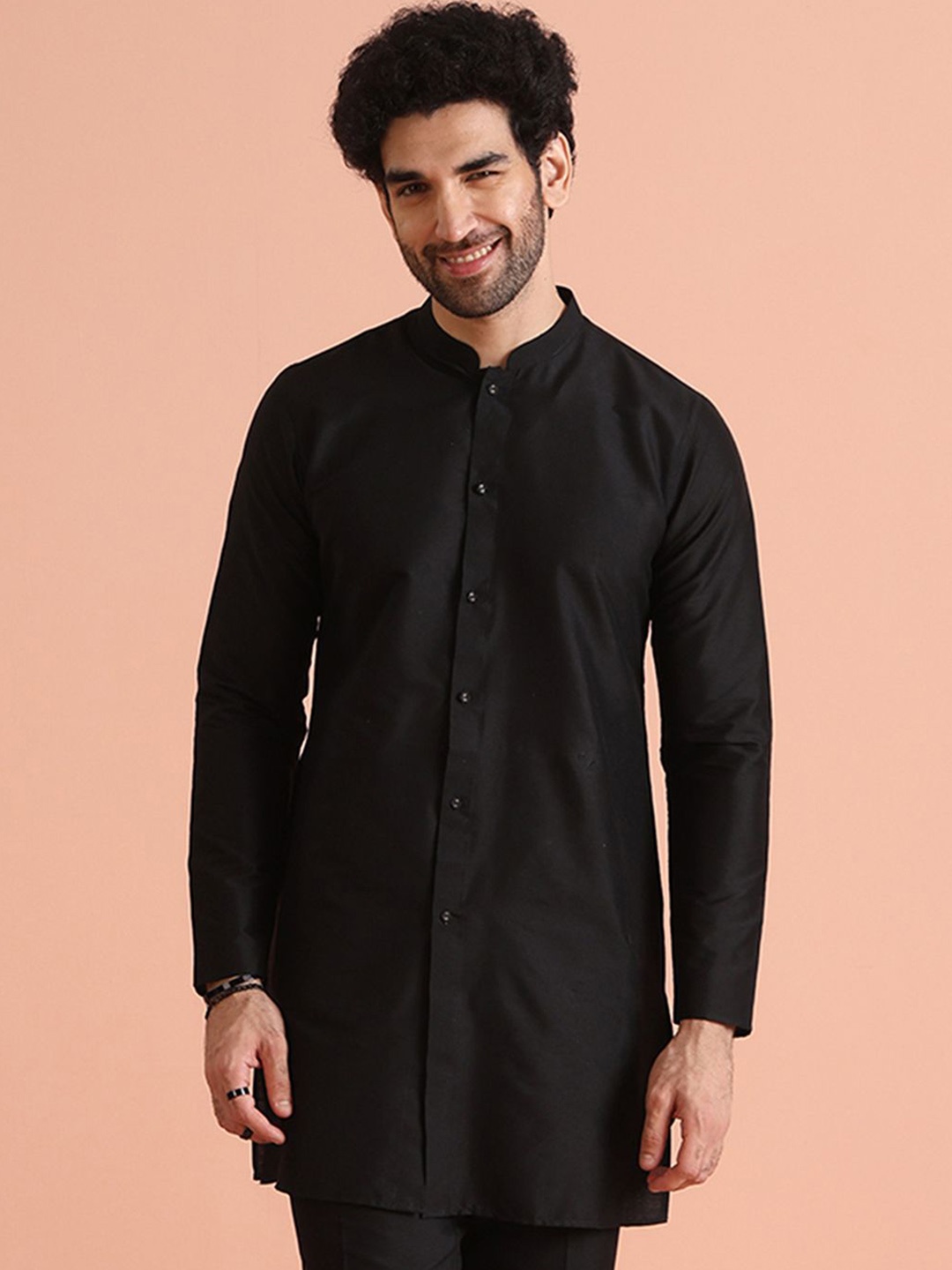 

KISAH Men Mandarin Collar Regular Solid Kurta, Black