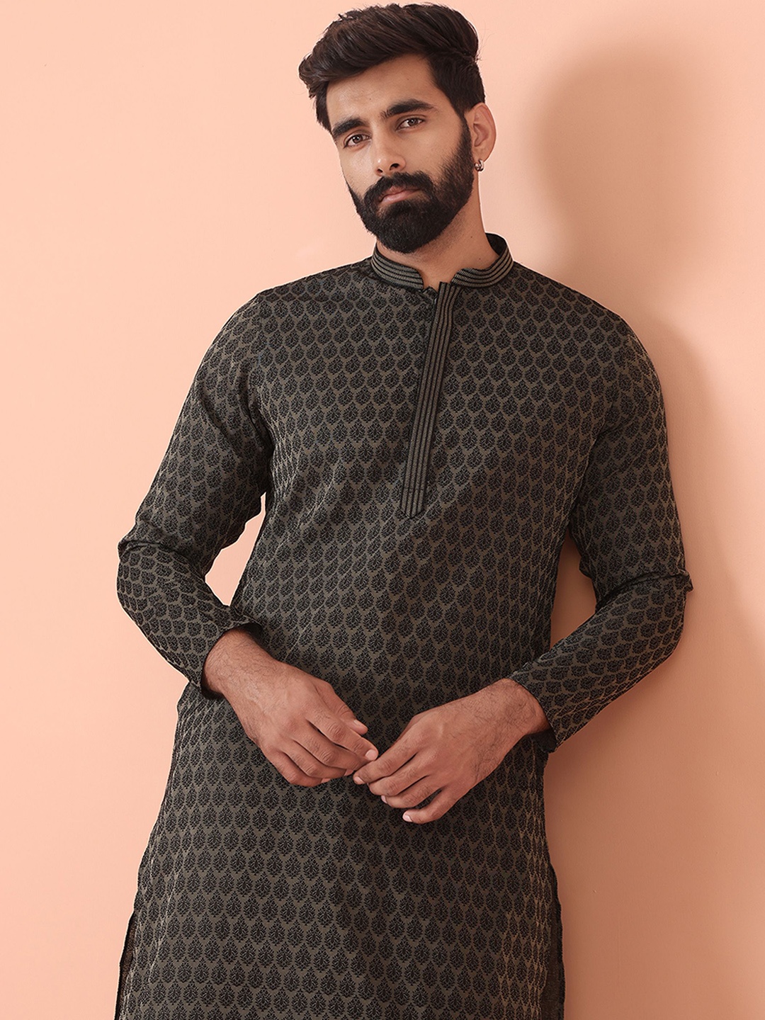 

KISAH Men Woven Design Regular Fit Ethnic Motifs Kurta, Black