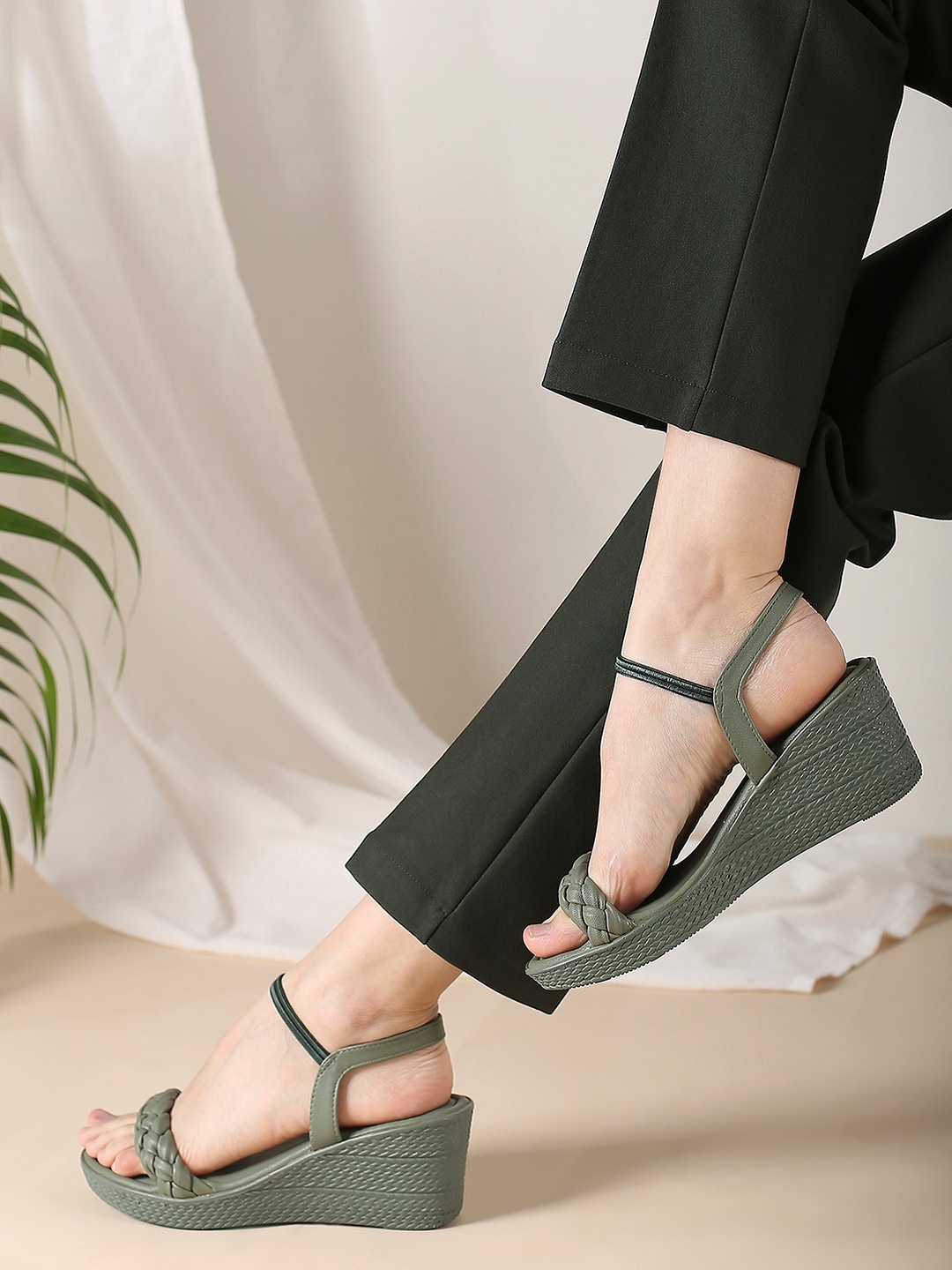 

Inc 5 Women Textured Wedge Heel Sandals, Green