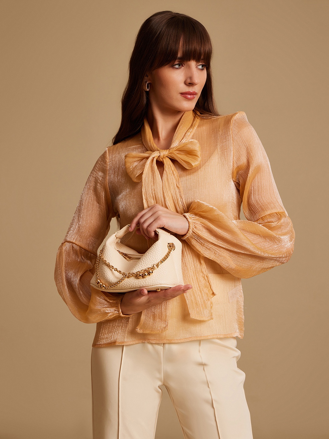 

Kazo Structured Sling Bag, Off white