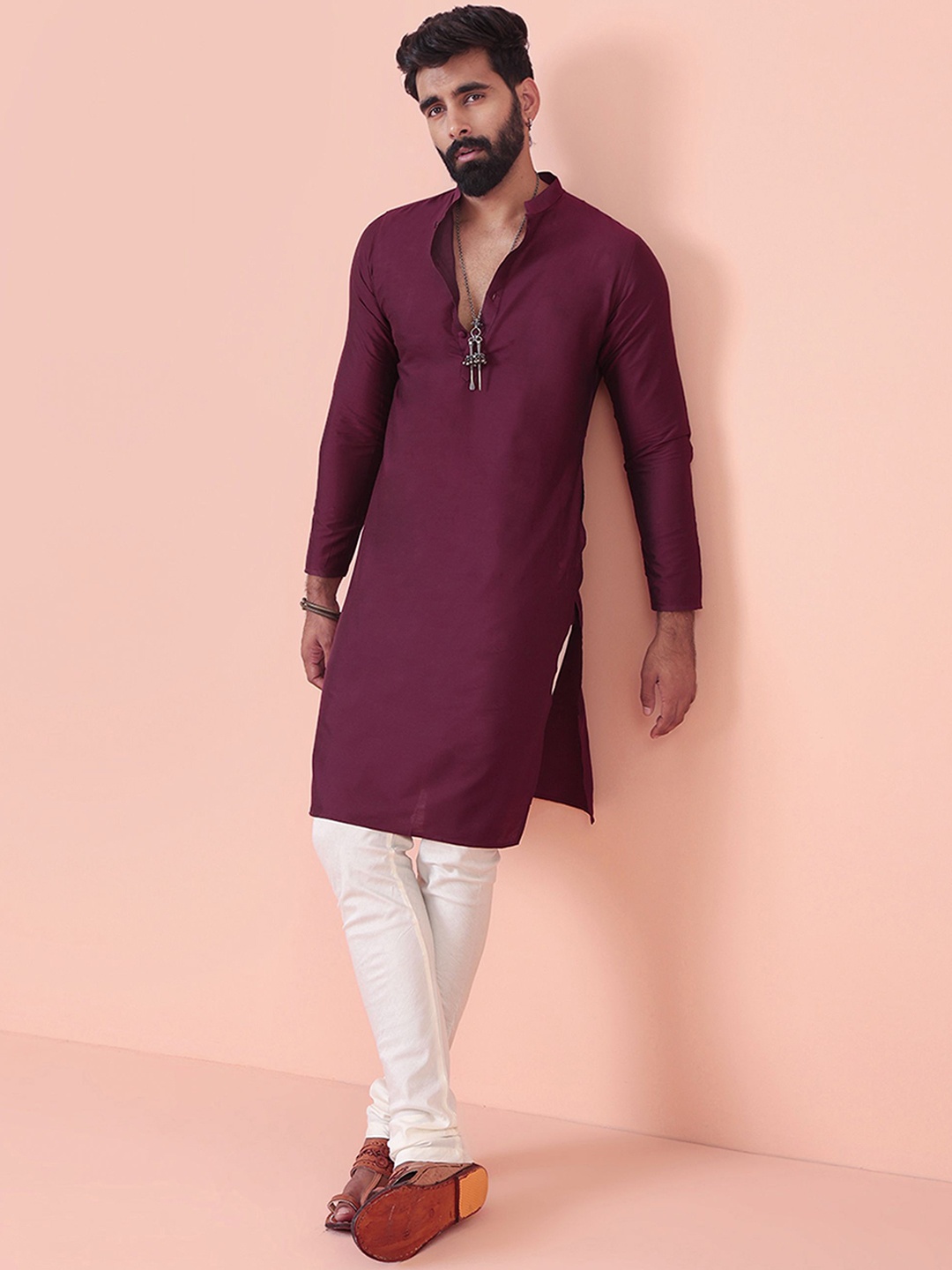 

KISAH Slim Fit Mandarin Collar Straight Kurta With Churidar, Burgundy