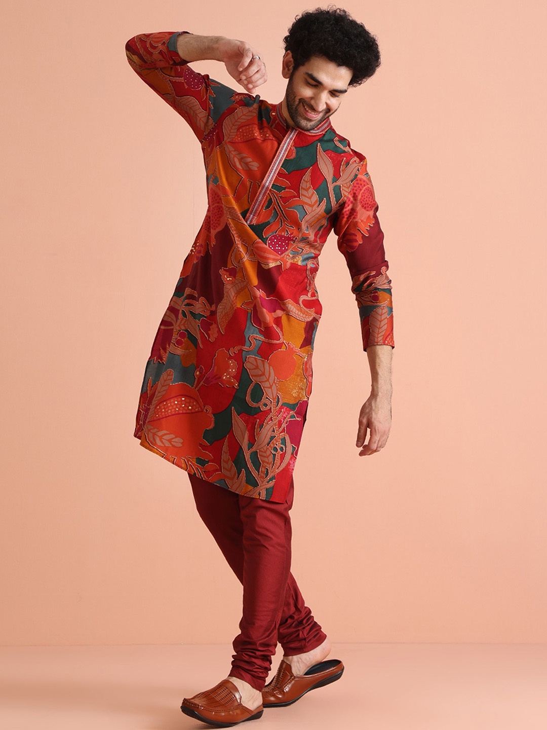 

KISAH Men Abstract Regular Fit Printed Kurta Churidar Set, Orange