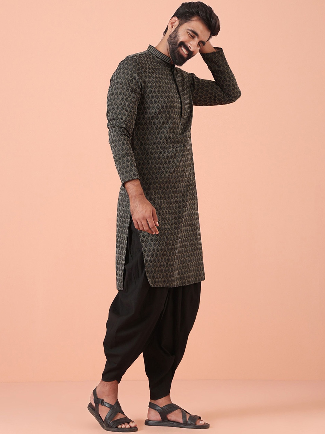 

KISAH Men Woven Design Regular Fit Ethnic Motifs Kurta Dhoti Set, Black