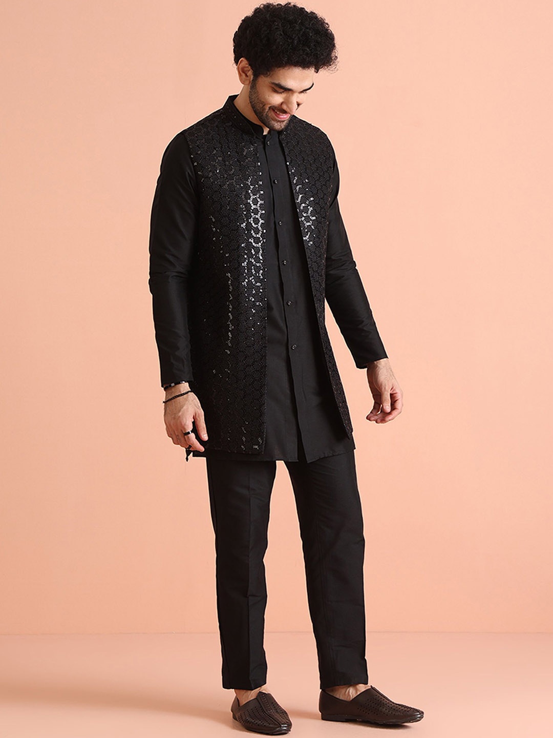 

KISAH Men Embroidered Regular Fit Geometric Kurta Nehru Jacket Trouser Set, Black