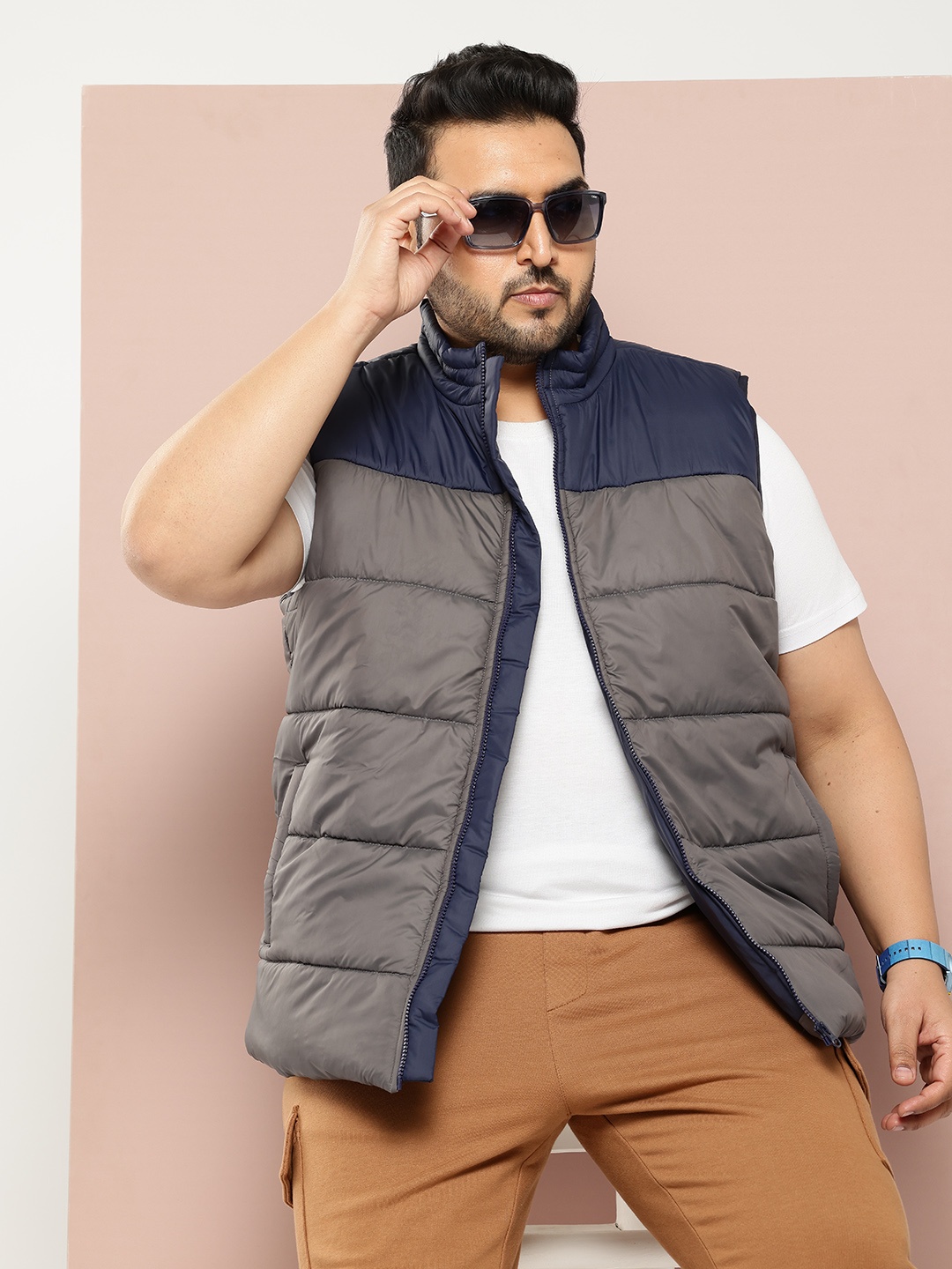 

Sztori Men Plus Size Colourblocked Windcheater and Water Resistant Outdoor Puffer Jacket, Navy blue