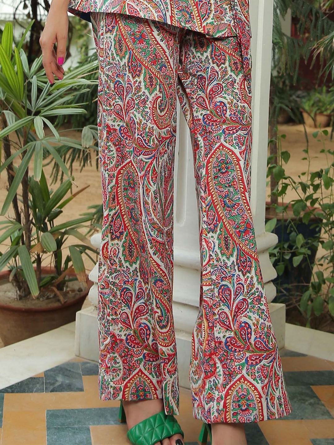 

KAORI BY SHREYA AGARWAL Women Ethnic Motifs Printed Relaxed High-Rise Trousers, Multi