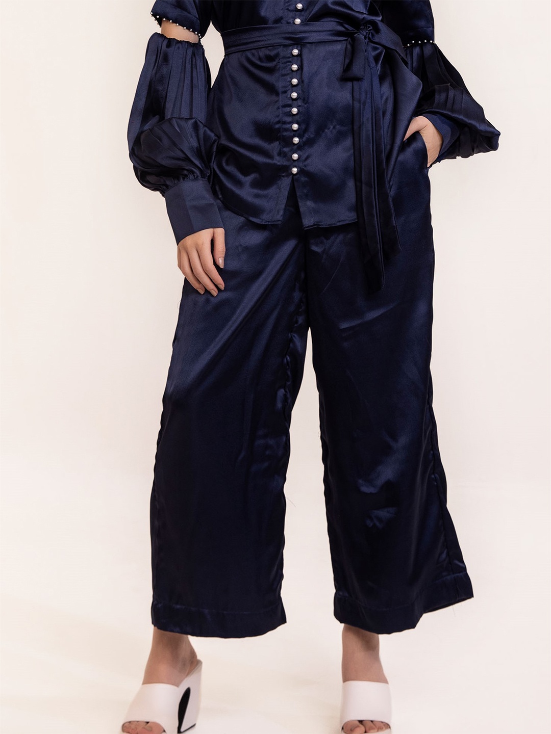 

KAORI BY SHREYA AGARWAL Women Solid Relaxed High-Rise Trousers, Navy blue