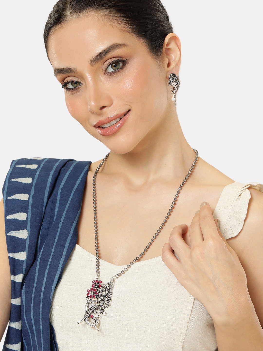 

AITIHYA Brass Silver-Plated Handcrafted Necklace, Magenta