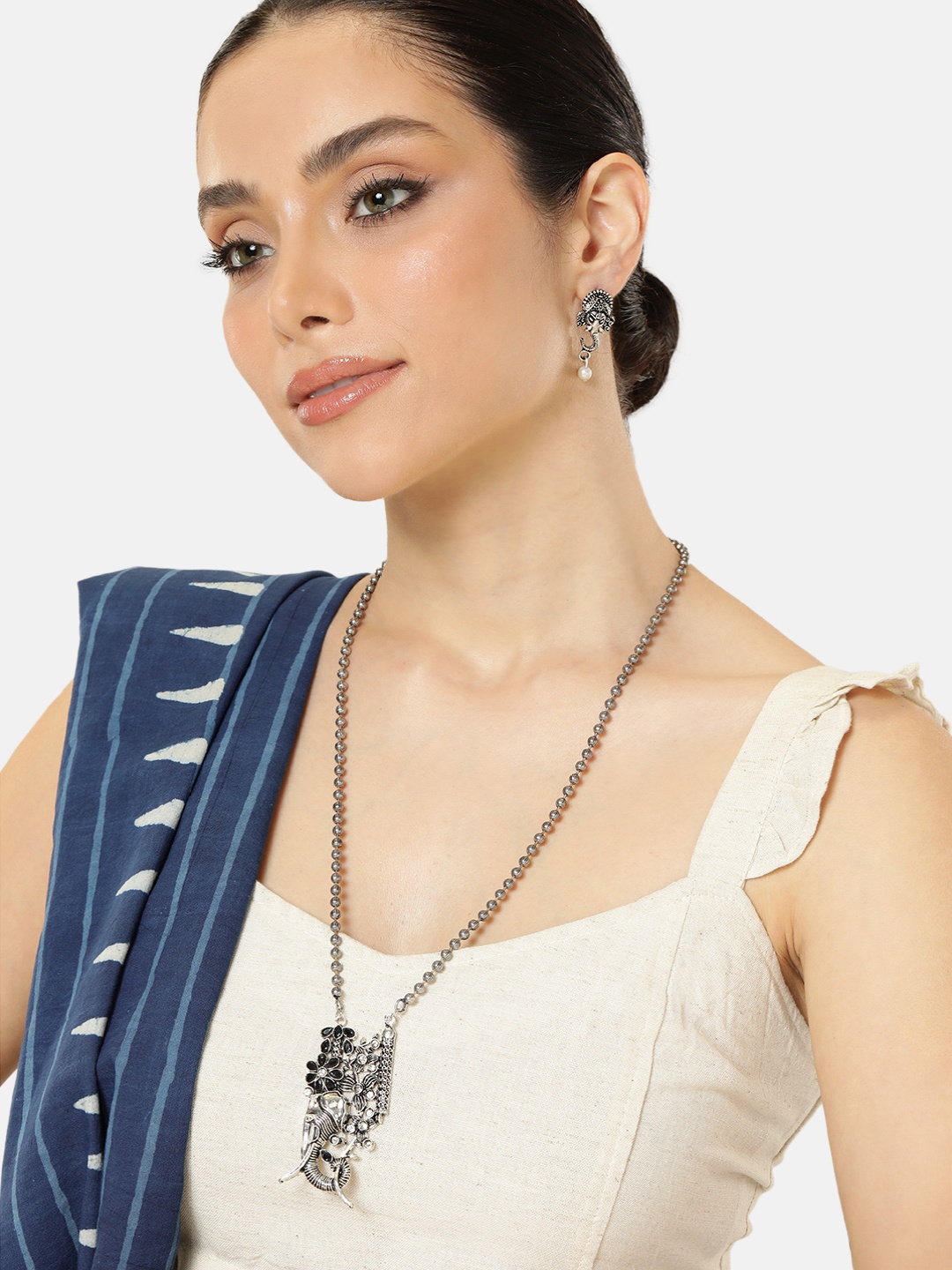 

AITIHYA Brass Silver-Plated Handcrafted Necklace, Black