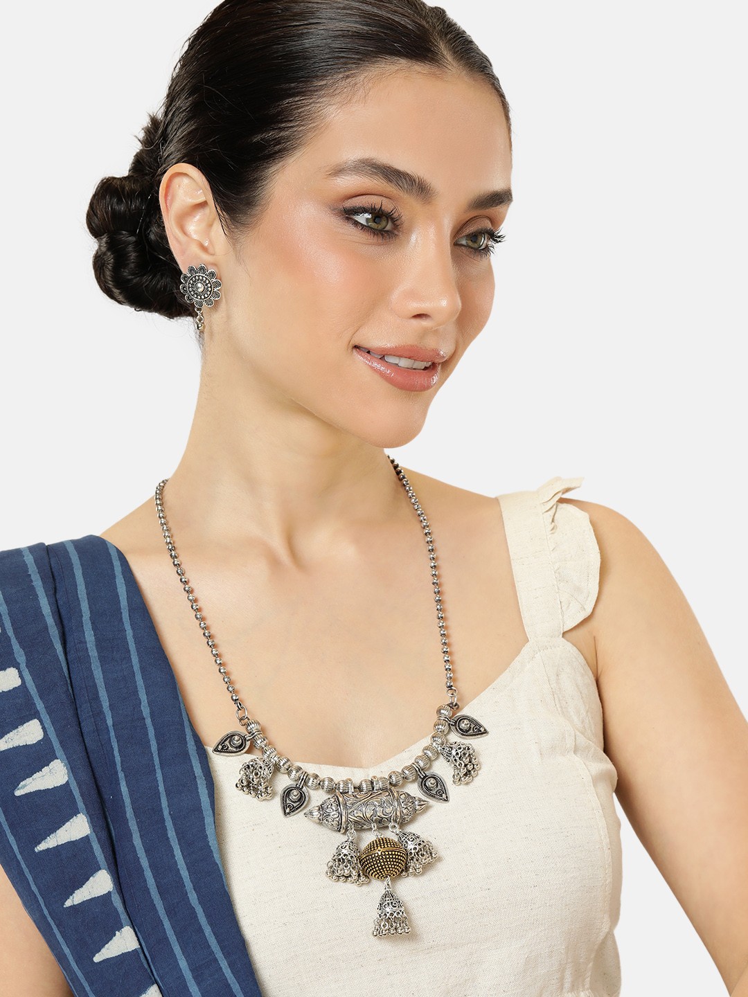 

AITIHYA Brass Silver-Plated Handcrafted Necklace