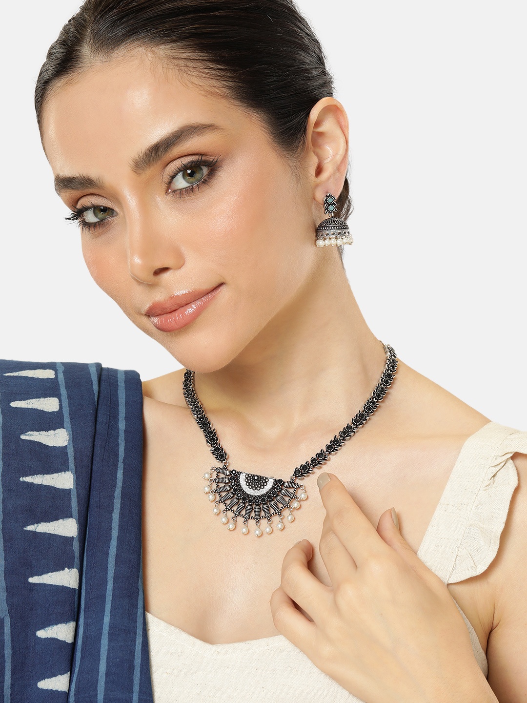 

AITIHYA Brass Silver-Plated Handcrafted Necklace, Black