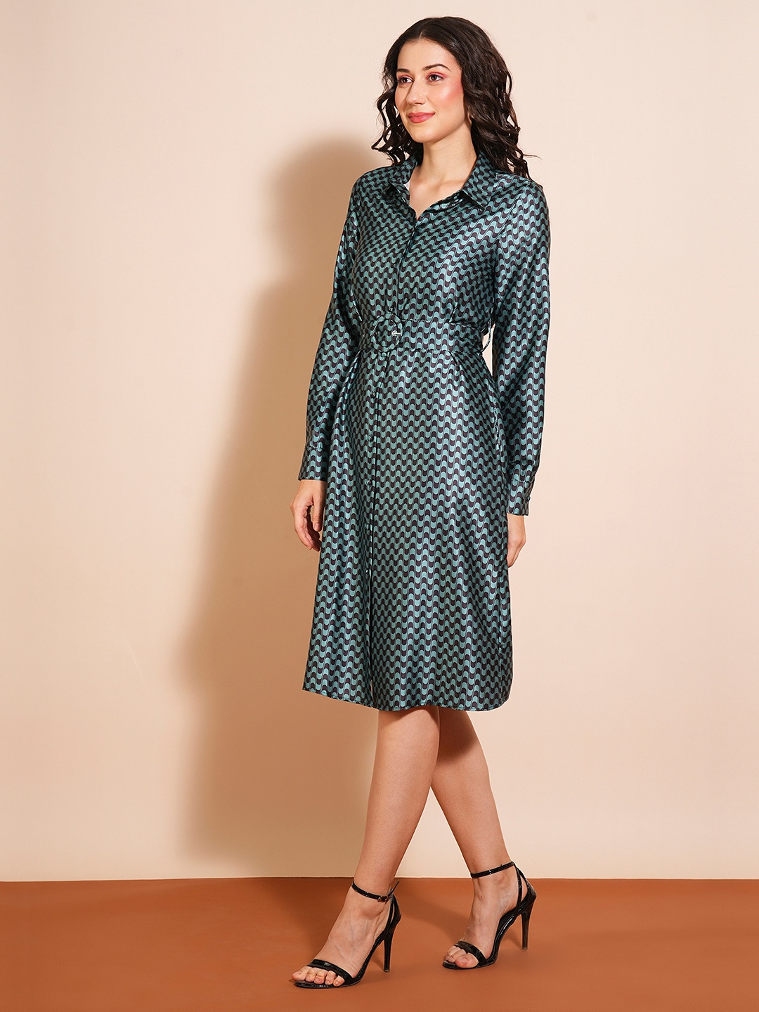 

Globus Geometric Printed Cuffed Sleeves Formal Fit and Flare Midi Dress come with Belt, Green