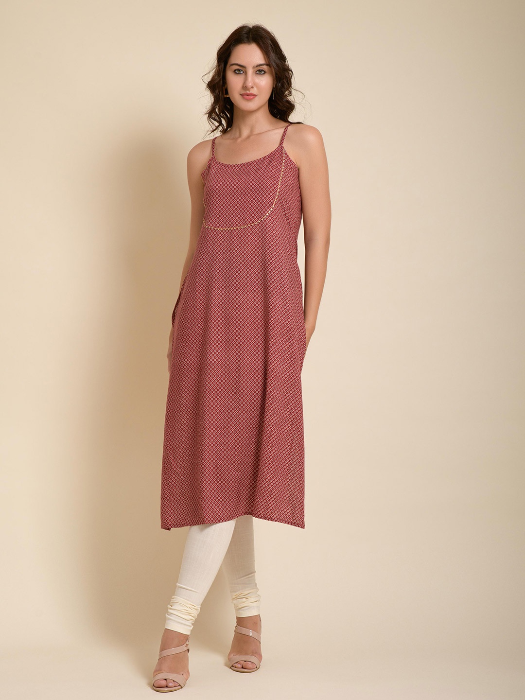 

Shree Shyam Febric Printed Sleeveless Straight Kurta, Maroon