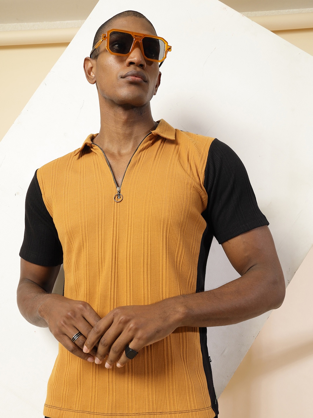 

Rigo Men Colourblocked Polo Collar T-shirt, Brown