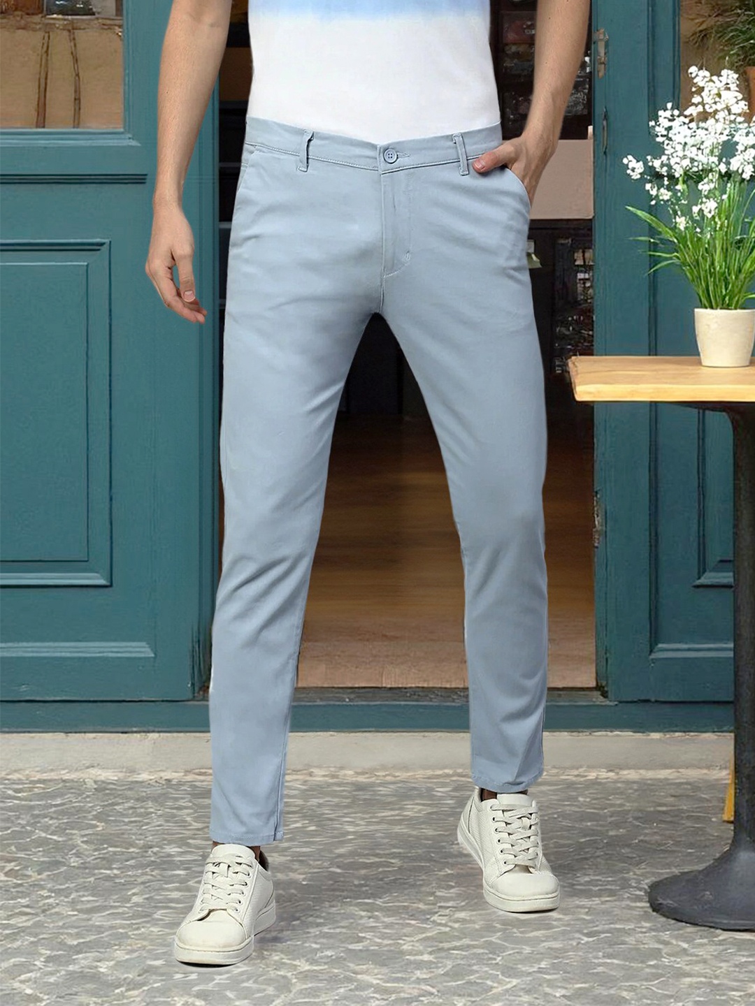 

Dennis Lingo Men Solid Tapered Fit Trousers, Blue