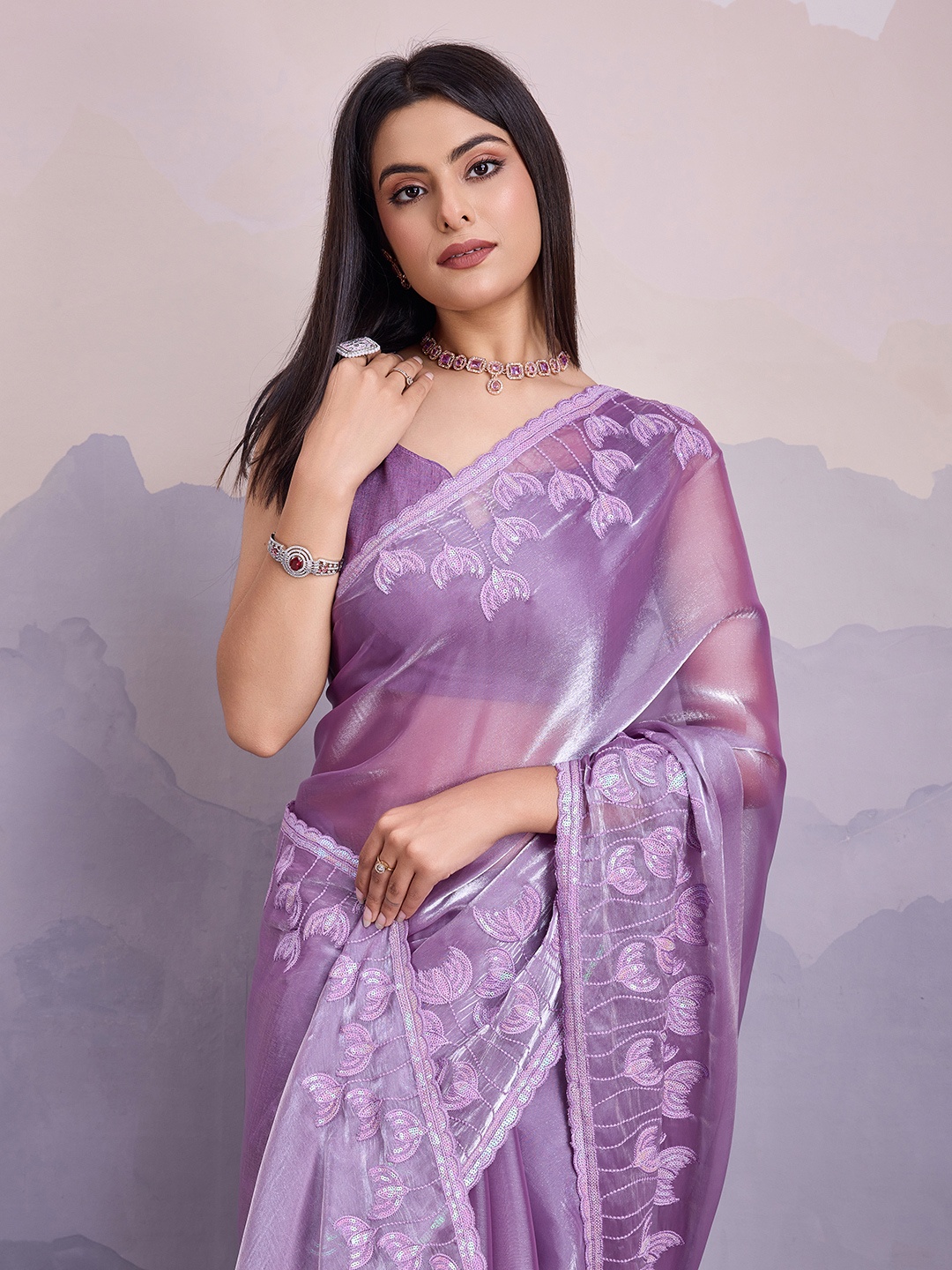 

VAIRAGEE Floral Embellished Sequinned Saree, Lavender