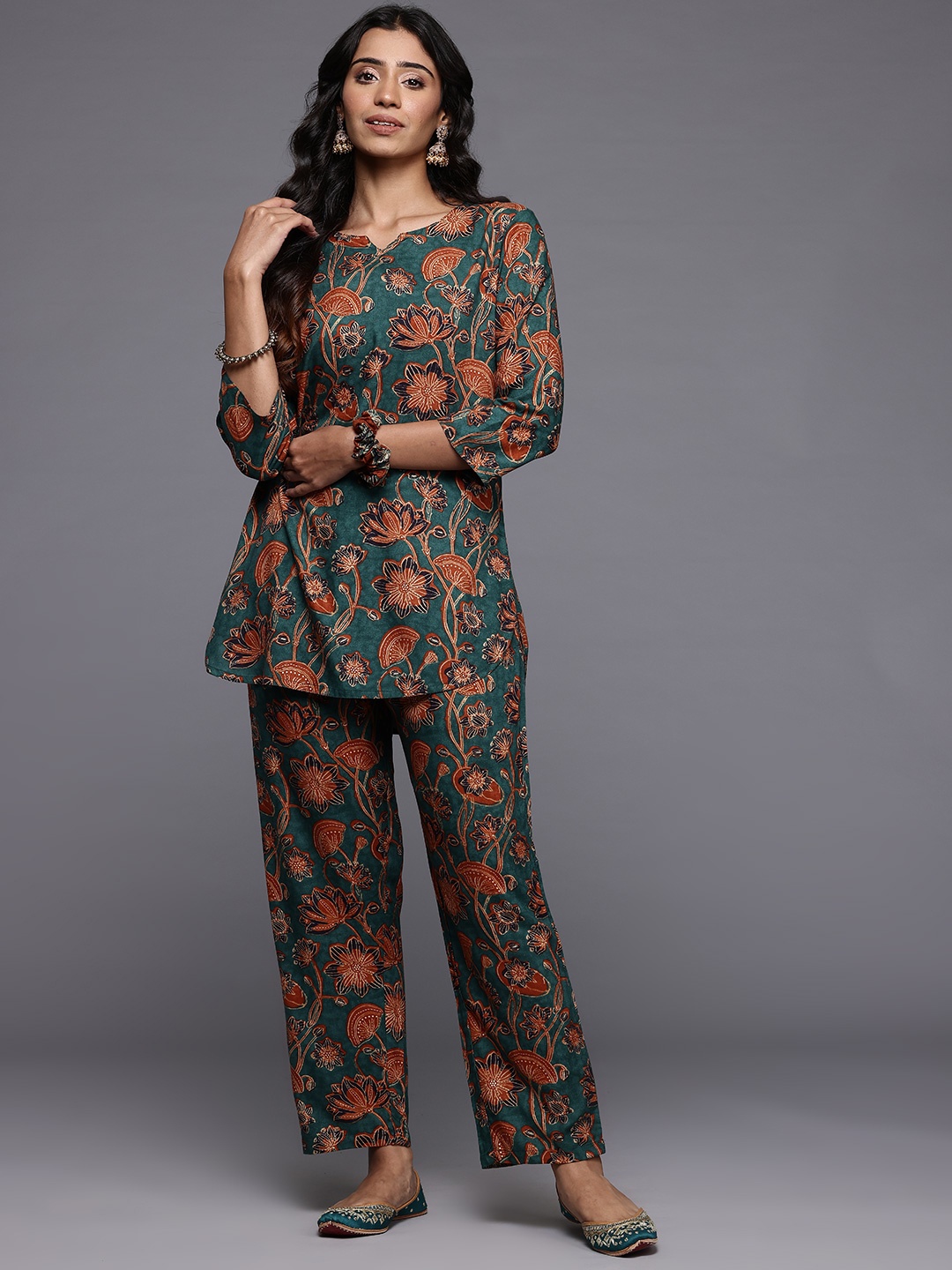 

Varanga Floral Foil Printed Tunic With Trousers & Scrunchie, Green