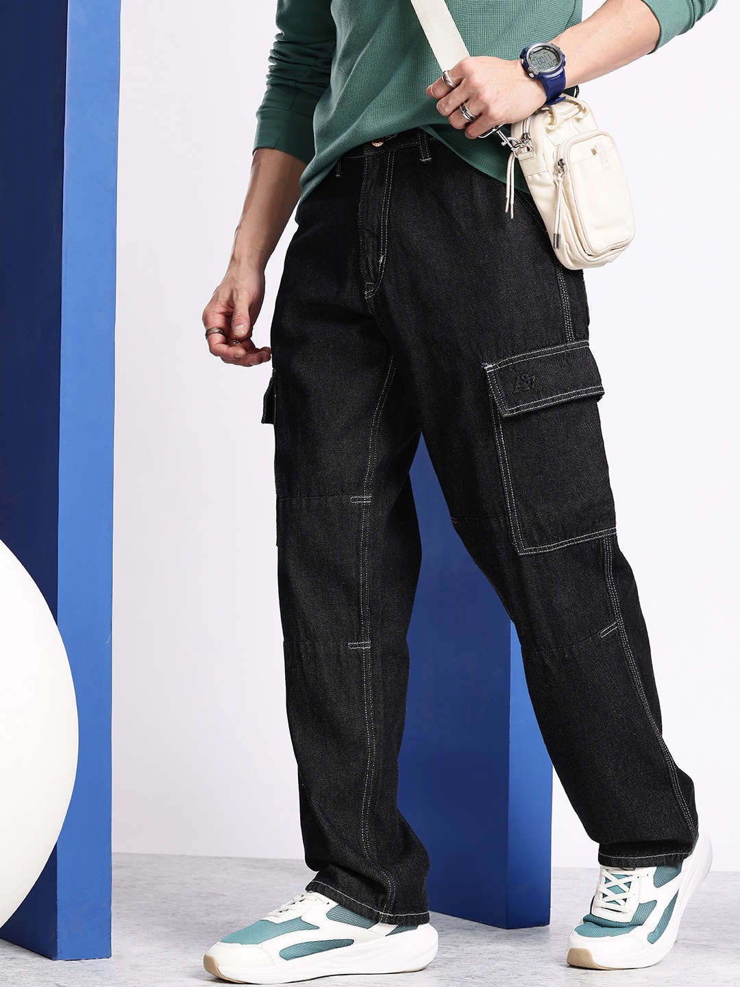 

Aeropostale Men Baggy Fit Pure Cotton Cargo Jeans, Black