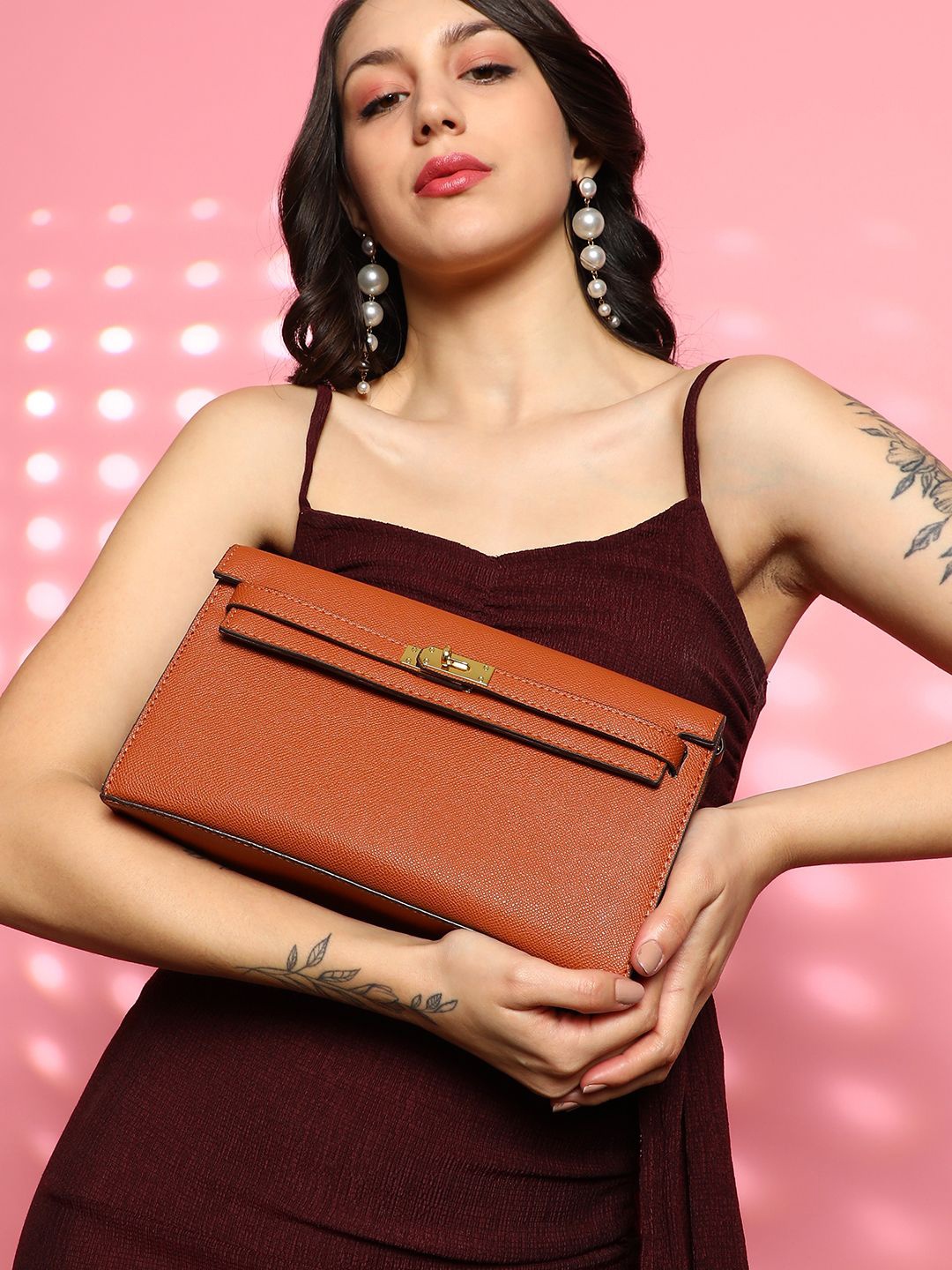 

HAUTE SAUCE by Campus Sutra Leather Structured Sling Bag, Brown