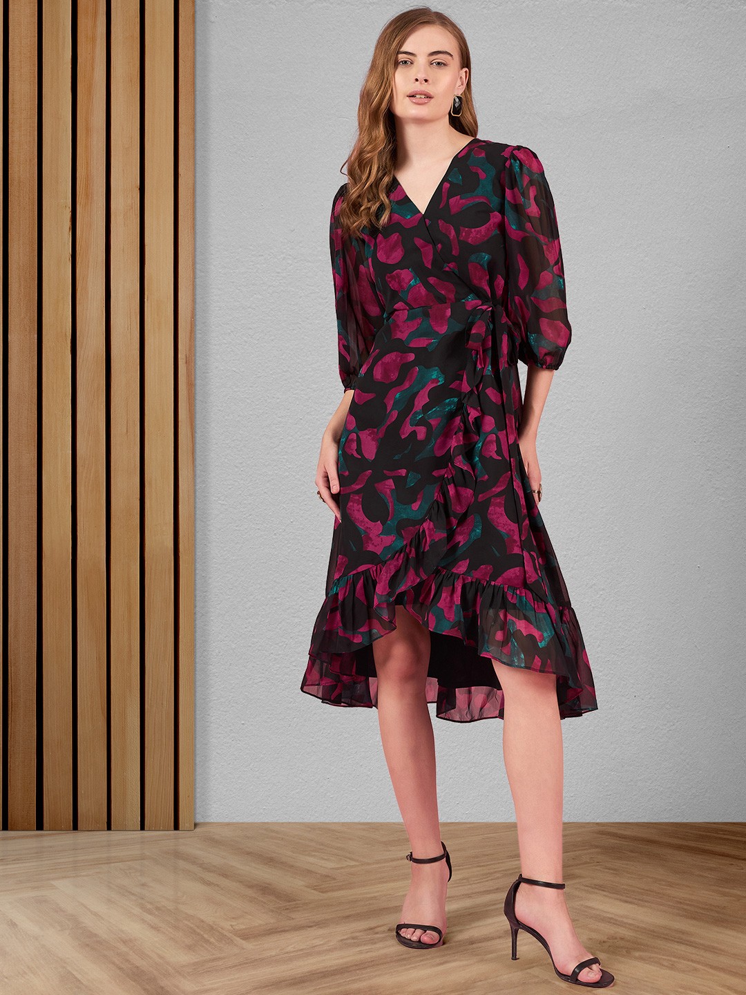 

DressBerry Women Abstract Printed Puff Sleeve Warp Dress, Black