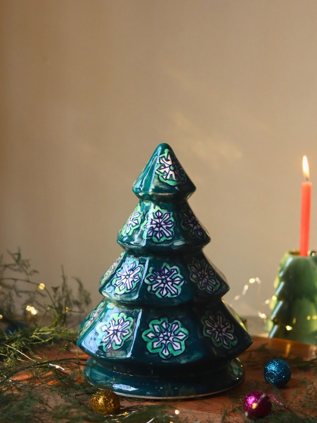 

WEAVING HOMES Green Printed Ceramic Snowflake Christmas Tree
