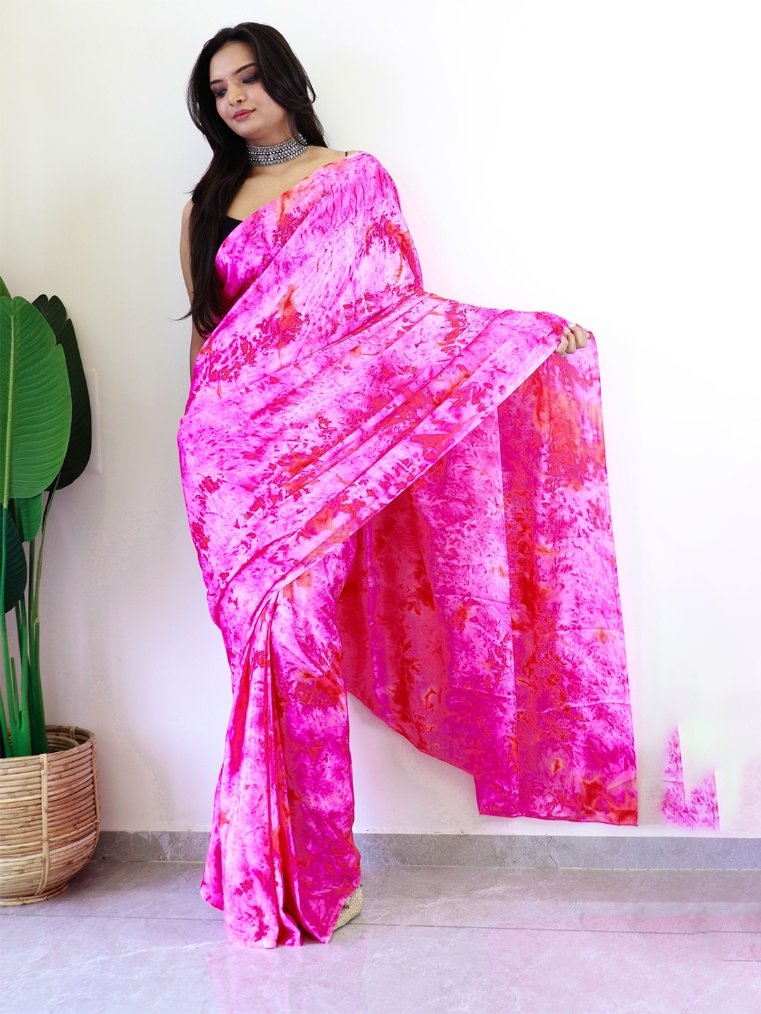 

Panzora Printed Ready to Wear Saree, Pink