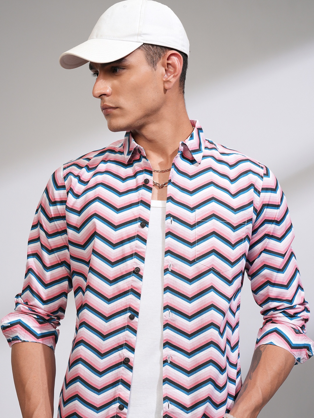 

HIGHLANDER Men Printed Slim Fit Shirt, Pink