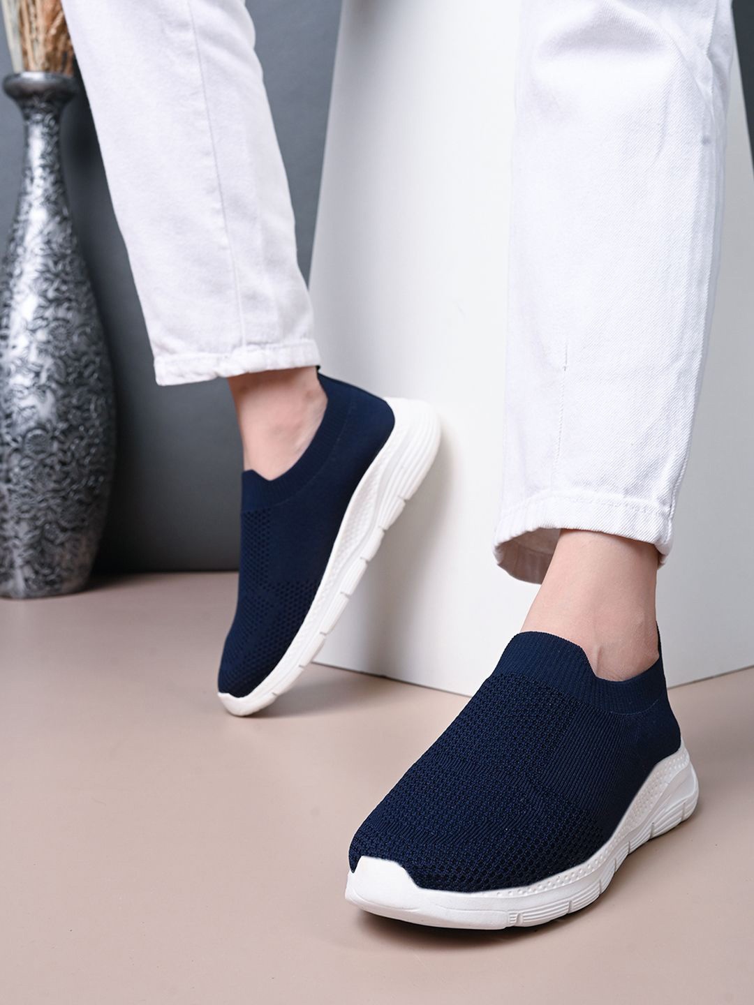 

The Roadster Lifestyle Co Women Casual Slip On Sneakers, Navy blue