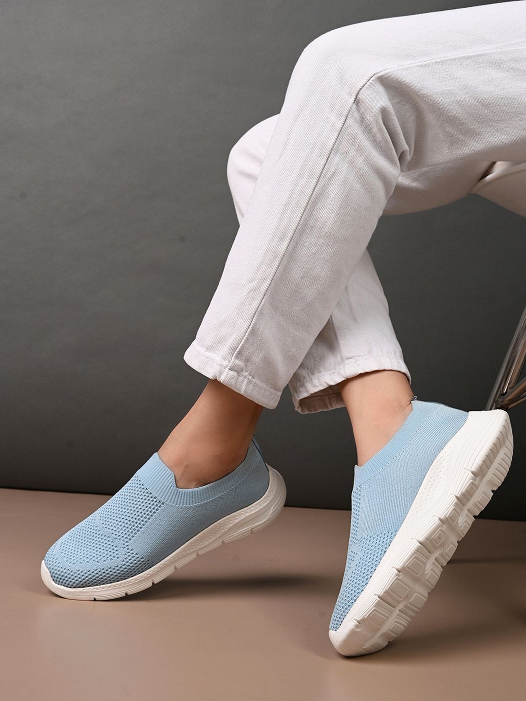 

Roadster Women Round Toe Lightweight Slip On Sneakers, Blue